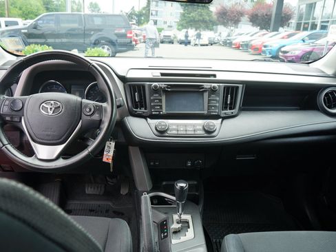 Used 2016 Toyota RAV4 XLE AWD/4WD image 16