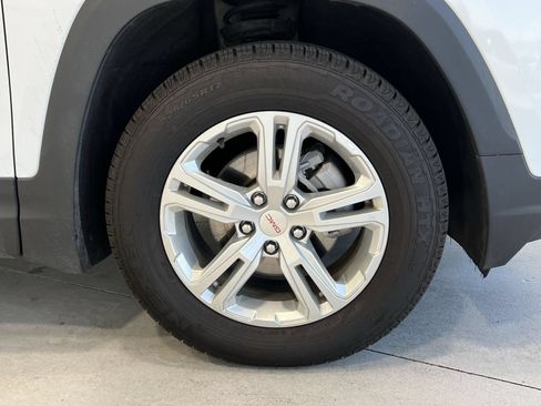 Used 2024 GMC Terrain SLE AWD/4WD image 10