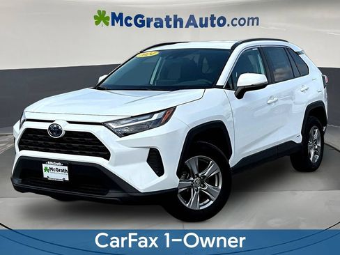 Used 2024 Toyota RAV4 LE AWD/4WD image 3