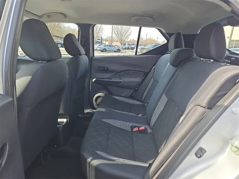 Used 2020 Nissan Kicks S image 9