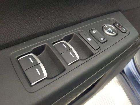 Used 2025 Honda CR-V EX-L image 19