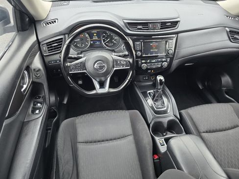 Used 2020 Nissan Rogue SV image 24