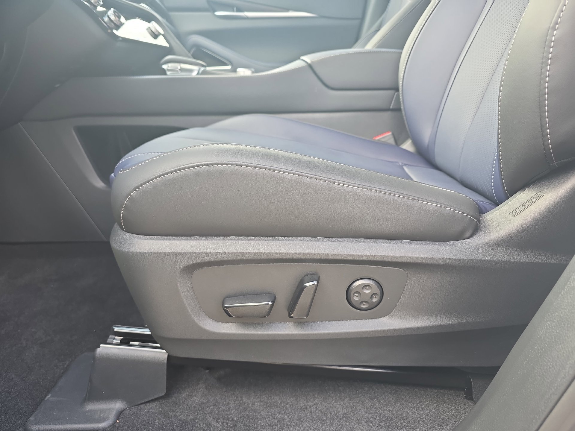 Certified 2026 INFINITI QX60 Sport w/ Dark Cargo Package AWD/4WD image 28