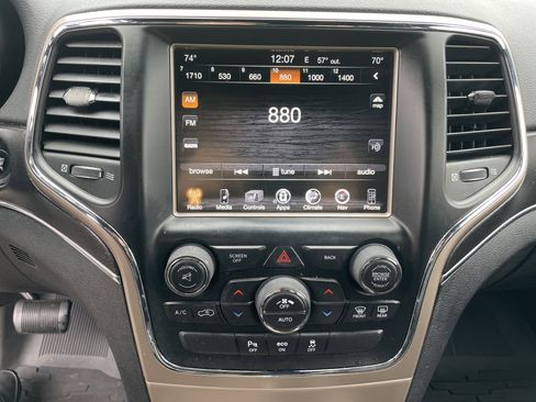 Used 2015 Jeep Grand Cherokee Limited w/ Luxury Group II image 46