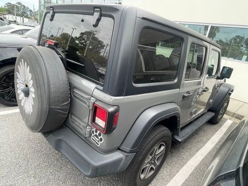Used 2022 Jeep Wrangler Unlimited Sport image 4