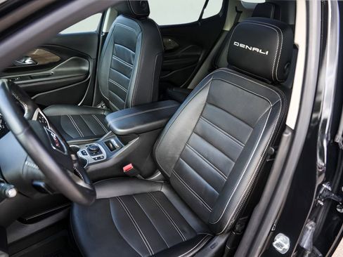 Used 2022 GMC Terrain Denali w/ Denali Premium Package AWD/4WD image 10