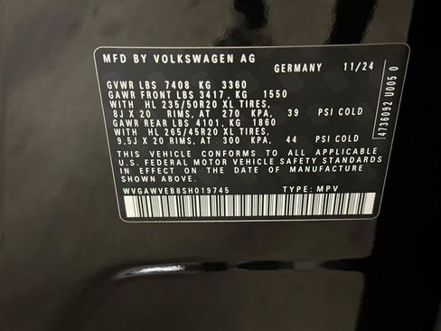New 2025 Volkswagen ID. Buzz Pro S RWD image 28