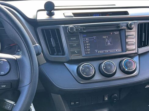 Used 2014 Toyota RAV4 LE image 7