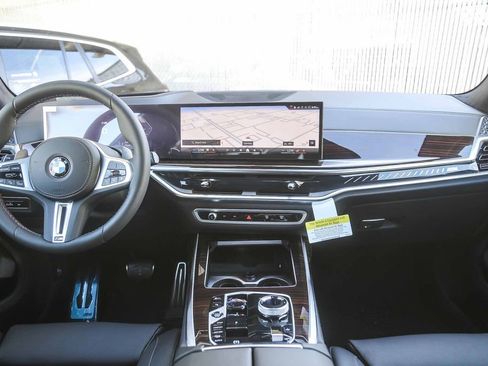 New 2026 BMW X7 M60i AWD/4WD image 9