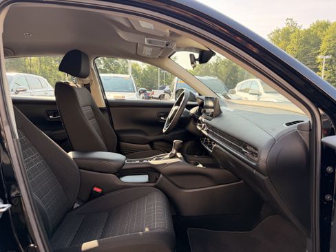 Used 2024 Honda HR-V LX image 15