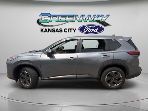 Used 2024 Nissan Rogue SV FWD image 4