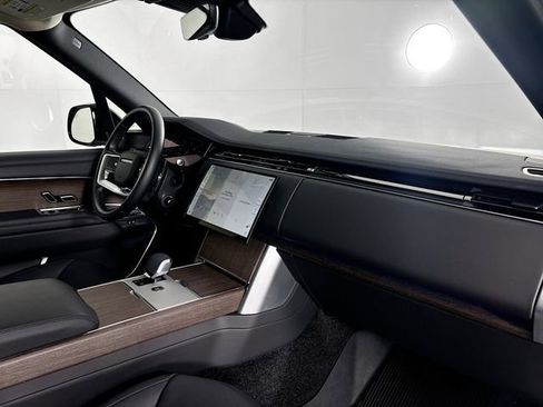 New 2025 Land Rover Range Rover Long Wheelbase SE AWD/4WD image 28