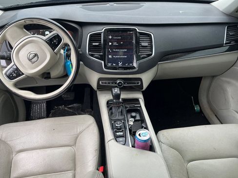 Used 2018 Volvo XC90 T6 Momentum w/ Convenience Package image 8