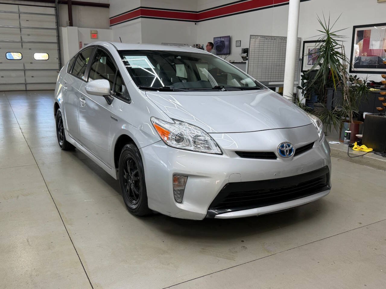Used 2015 Toyota Prius Two FWD image 1