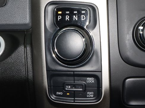 Used 2020 RAM 1500 Classic SLT image 11