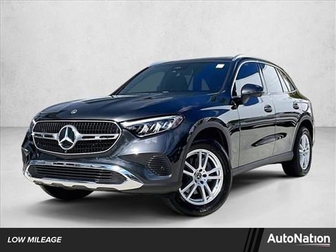 Used 2026 Mercedes-Benz GLC 300 image 1