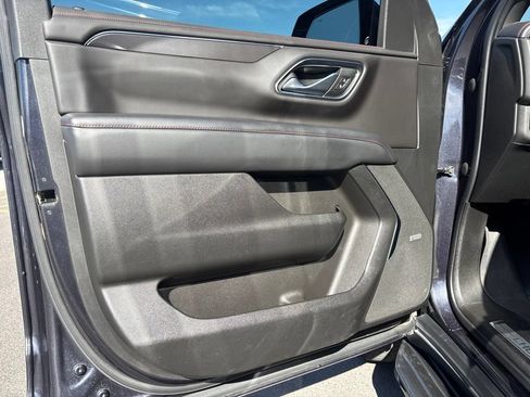 Used 2022 Chevrolet Tahoe RST w/ Luxury Package AWD/4WD image 5