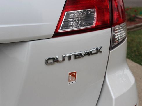 Used 2014 Subaru Outback 2.5i w/ Alloy Wheel Package AWD/4WD image 40