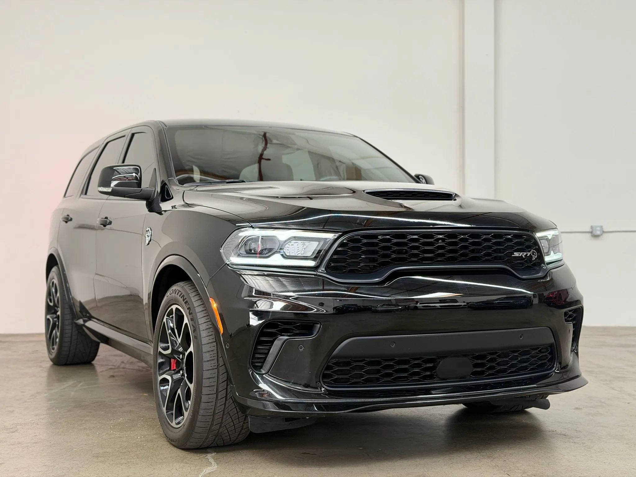 Used 2021 Dodge Durango SRT Hellcat w/ Technology Group AWD/4WD image 2
