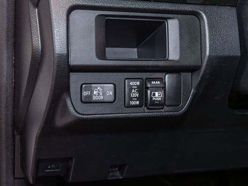 Used 2017 Toyota Tacoma Limited w/ Tow Package AWD/4WD image 15