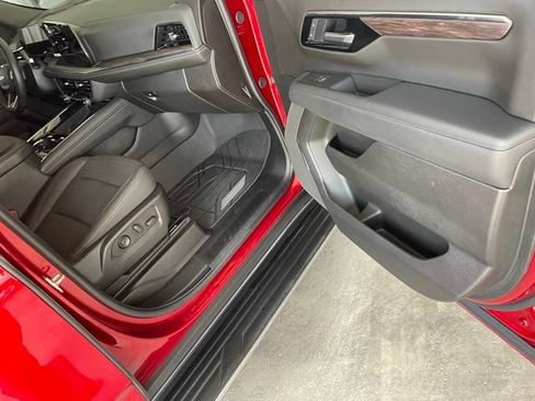Used 2025 Chevrolet Tahoe LS RWD image 21