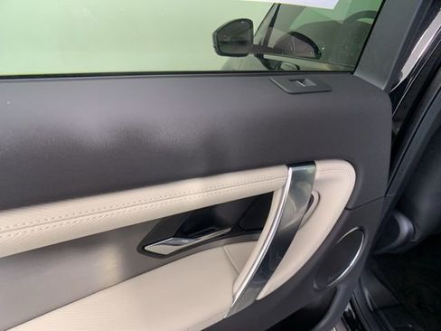 Certified 2025 Land Rover Discovery Sport Dynamic SE image 24