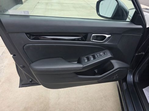 Used 2024 Honda Civic EX-L image 8