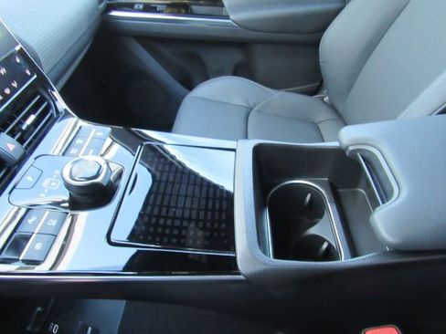 Used 2023 Toyota bZ4X Limited image 40