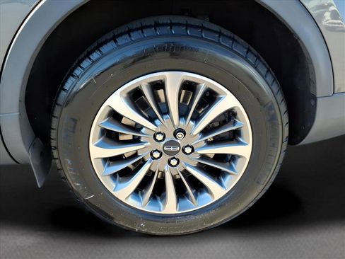 Certified 2021 Lincoln Nautilus Reserve image 17