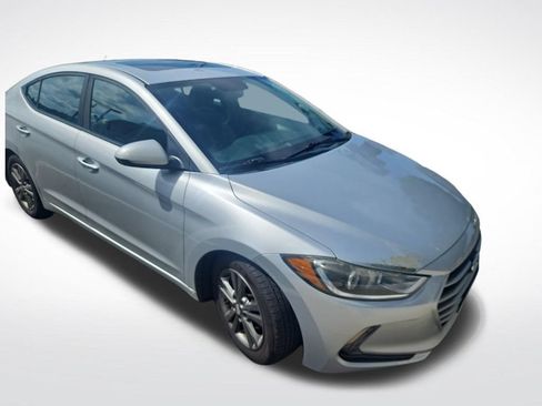 Used 2018 Hyundai Elantra Value Edition w/ Cargo Package FWD image 2