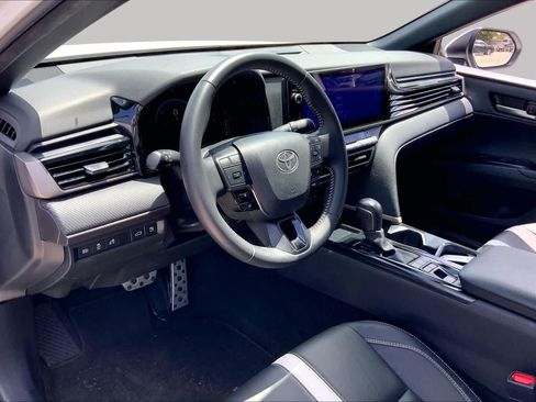 Used 2025 Toyota Camry SE w/ Multimedia Upgrade Package FWD image 17