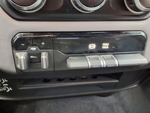 Used 2024 RAM 2500 Big Horn AWD/4WD image 8
