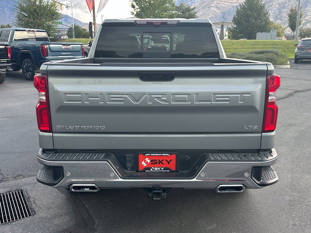 Used 2023 Chevrolet Silverado 1500 LTZ w/ LTZ Premium Package AWD/4WD image 12