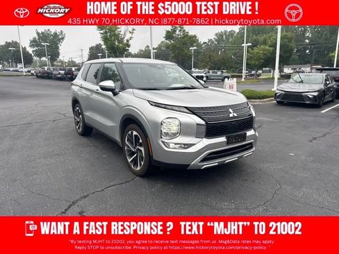 Used 2024 Mitsubishi Outlander SE Black Edition FWD image 1