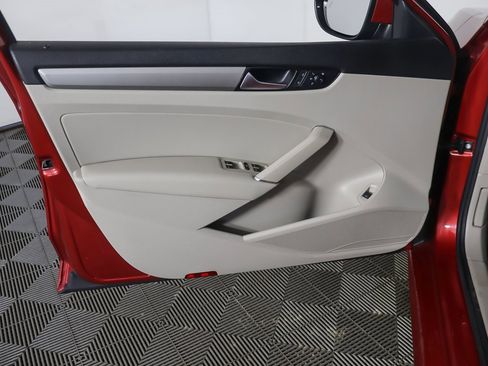 Used 2021 Volkswagen Passat 2.0T SE image 23