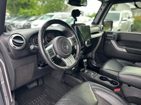 Used 2013 Jeep Wrangler Unlimited Sport AWD/4WD image 13