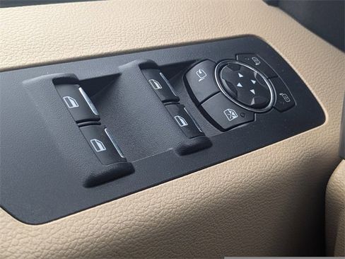 Used 2015 Ford F150 Lariat w/ Equipment Group 502A Luxury image 27