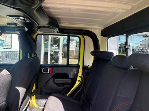 Used 2023 Jeep Gladiator Rubicon image 15