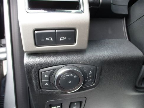 Used 2019 Ford F150 Lariat w/ Equipment Group 502A Luxury image 7