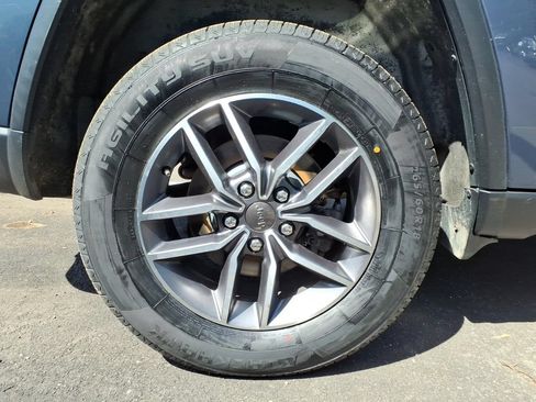 Used 2021 Jeep Grand Cherokee Limited AWD/4WD image 24