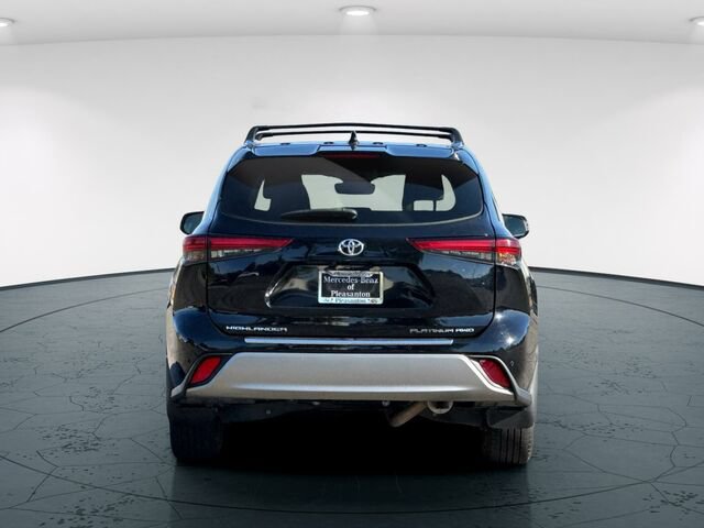 Used 2022 Toyota Highlander Platinum AWD/4WD image 5