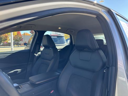 Used 2023 Nissan Ariya AWD image 10