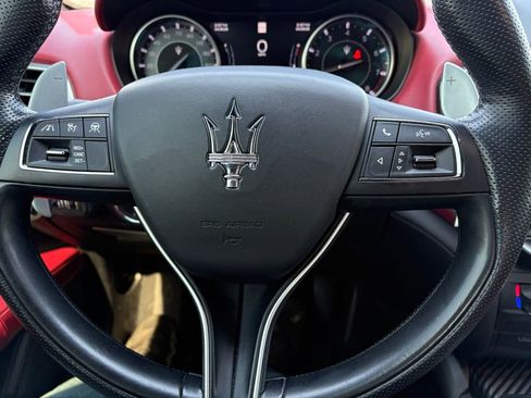 Used 2022 Maserati Ghibli Modena Q4 AWD/4WD image 17