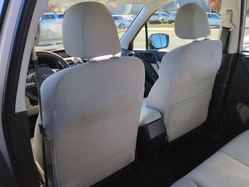 Used 2017 Subaru Forester 2.5i w/ Alloy Wheel Package image 18