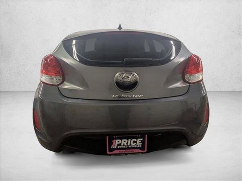 Used 2017 Hyundai Veloster Value Edition FWD image 6