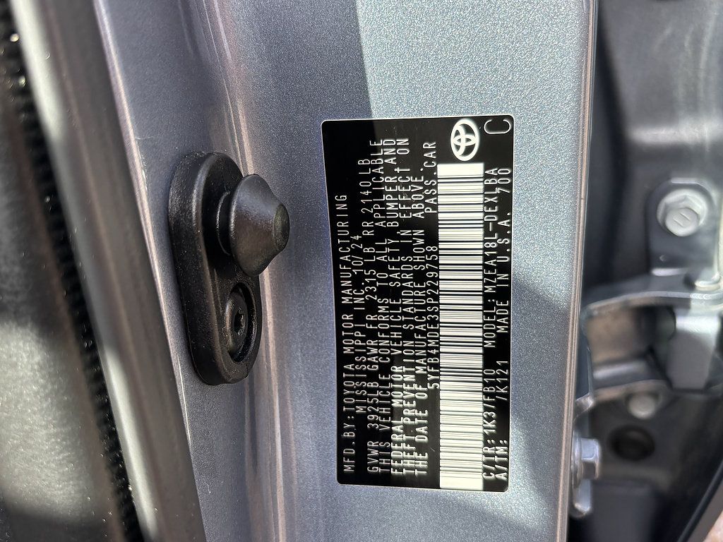 Used 2025 Toyota Corolla LE FWD image 27