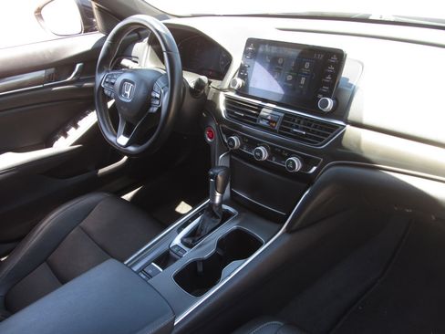 Used 2020 Honda Accord Sport image 9
