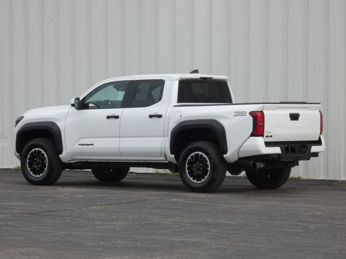 Used 2025 Toyota Tacoma TRD Off-Road AWD/4WD image 34
