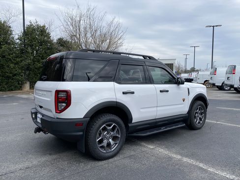 Used 2022 Ford Bronco Sport Badlands image 9