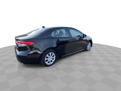 Used 2024 Toyota Corolla LE FWD image 2
